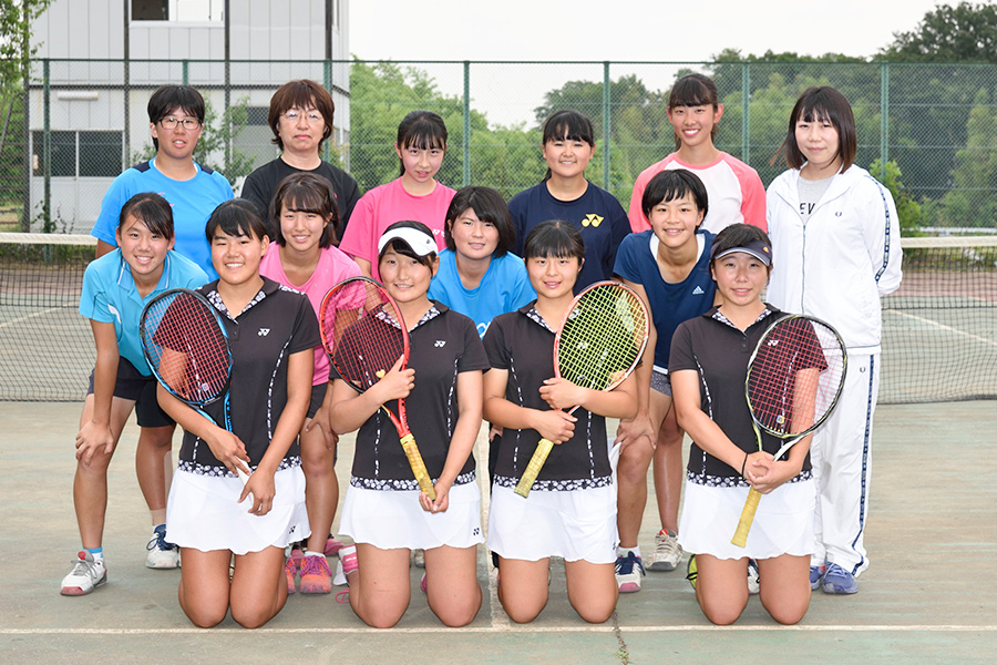 硬式テニス部（女子）の写真
